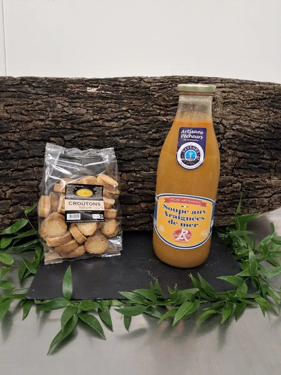 Soupe aux araignées de mer plus croutons nature